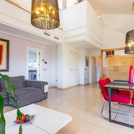 3 Bedroom Gorgeous In 布索特